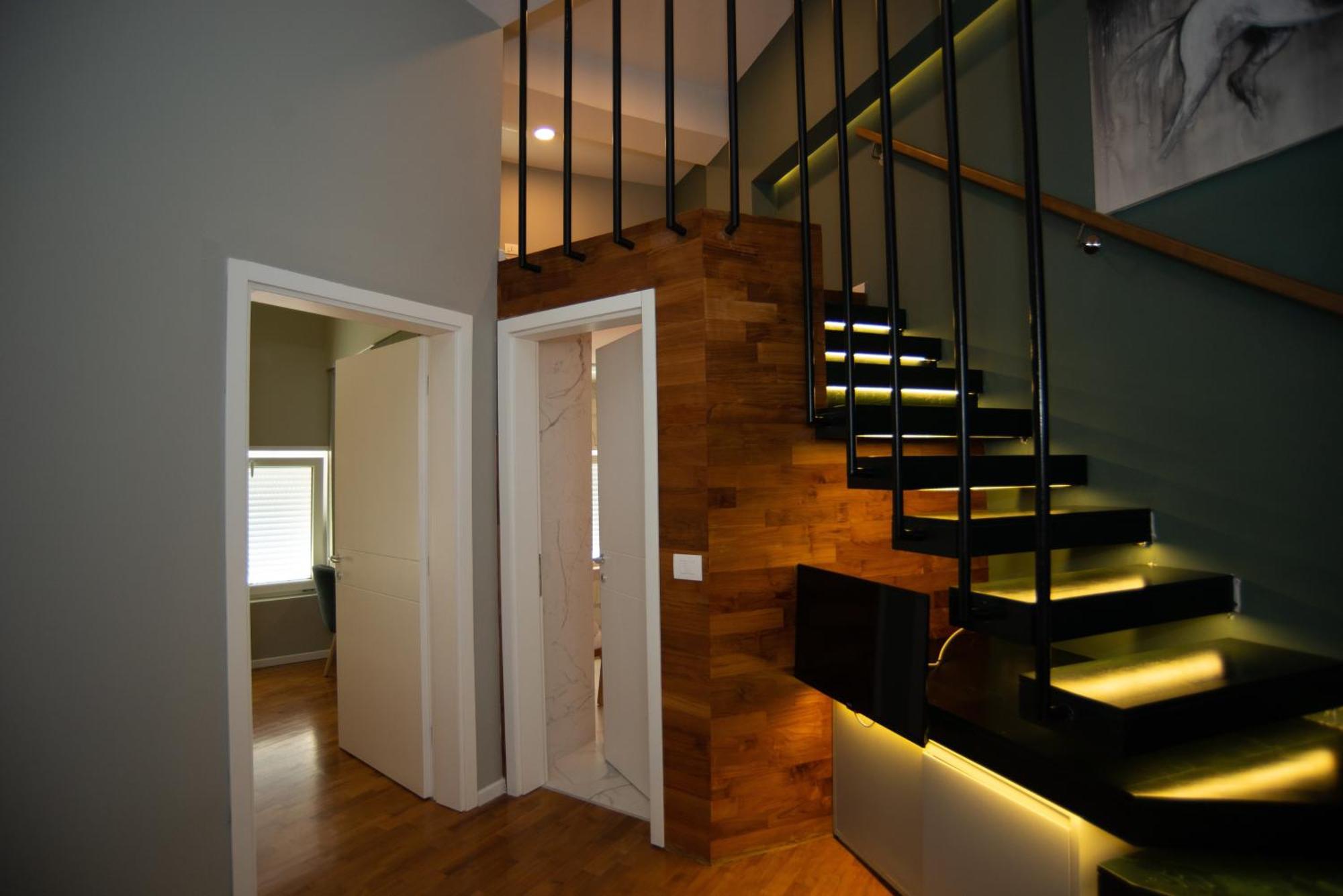 Bougainville Bay Hotel Sarande Luaran gambar A modern staircase